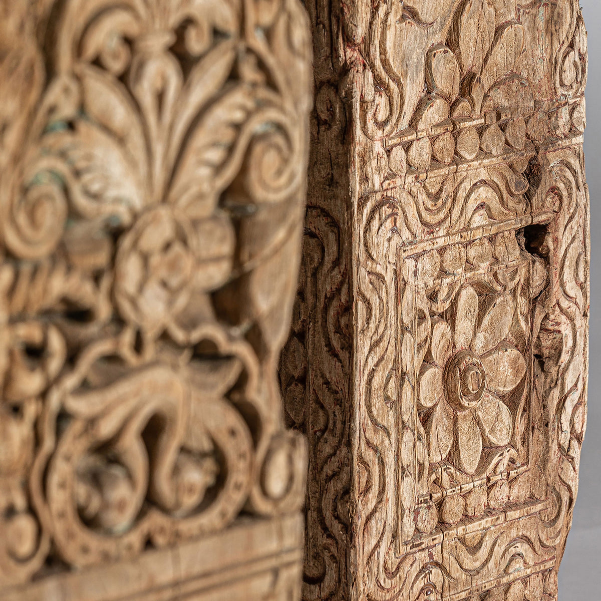 COLOANĂ GEA
